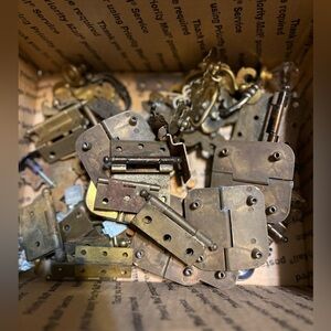 5 pounds of vintage hardware